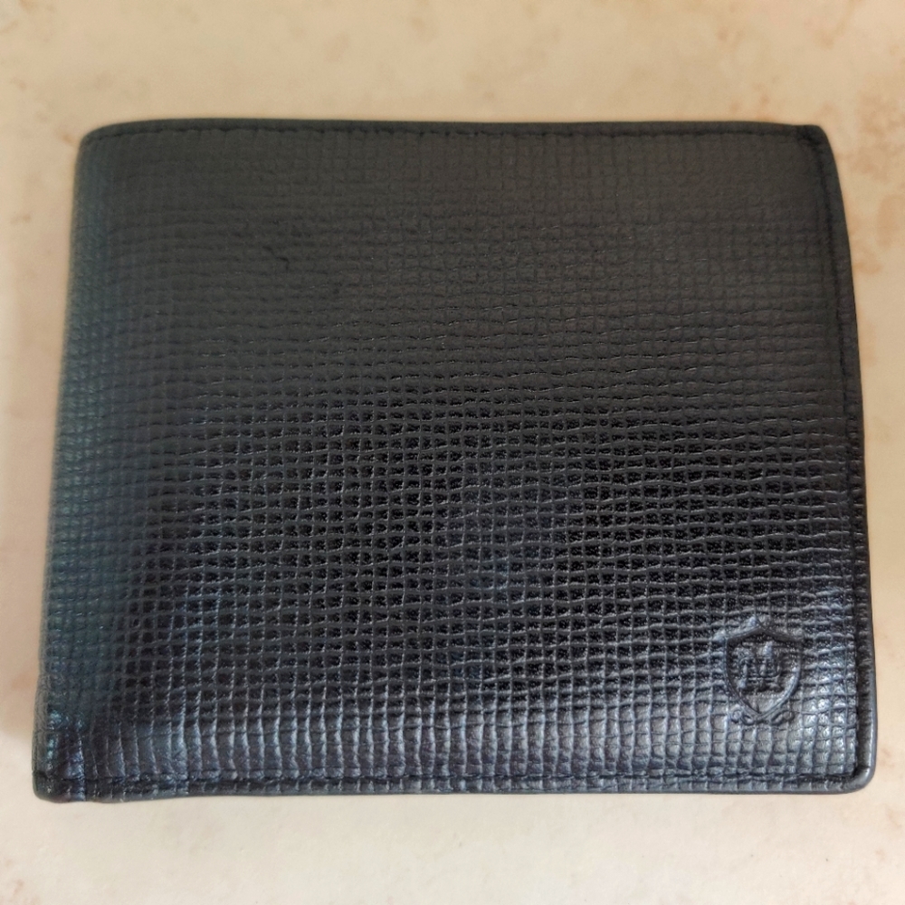 Massimo Dutti Bifold wallet in EUC - Picture 4 of 13